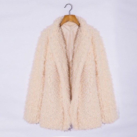 🌹Soft & Cozy Faux Fur Coat🌹 - Picture 5 of 7